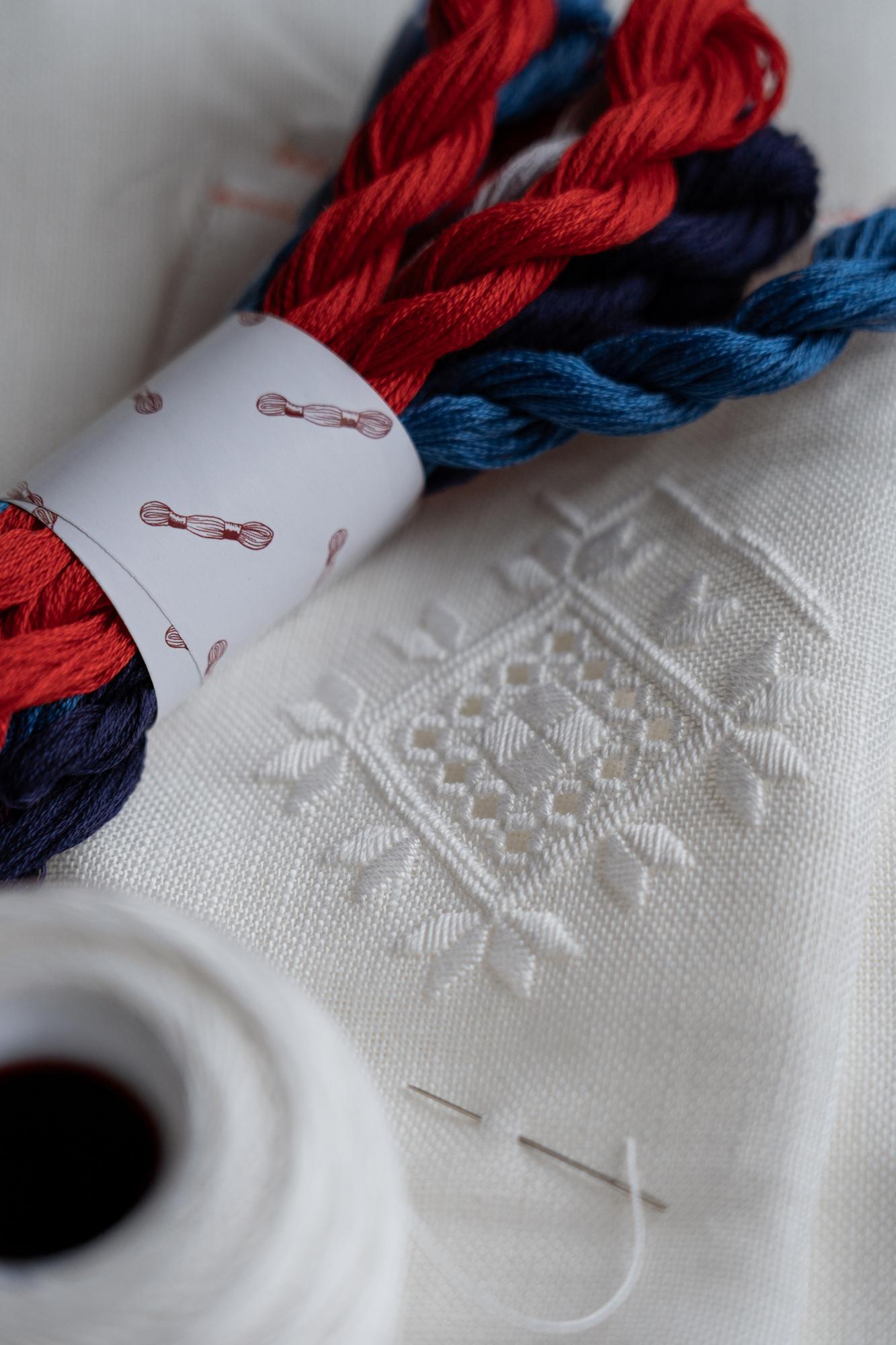 Machete de design pentru broderie pe suport textil